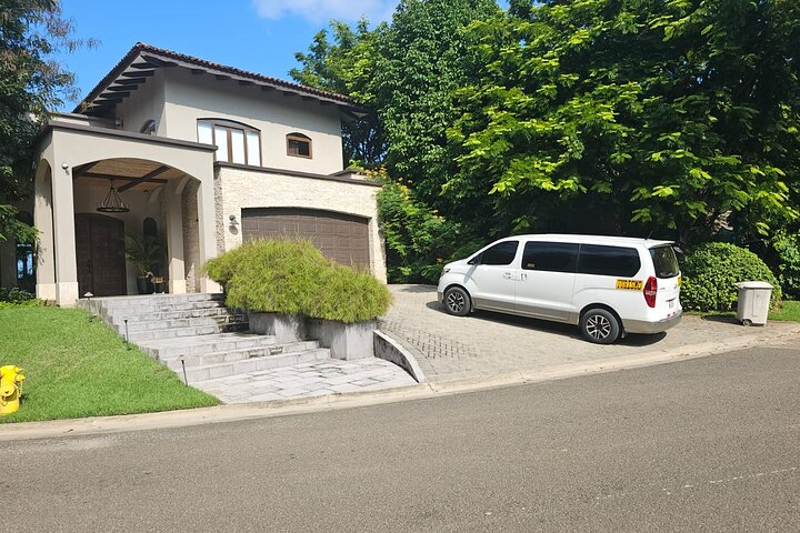 Private Transfer From Liberia Airport To Riu Palace - Photo 1 of 6